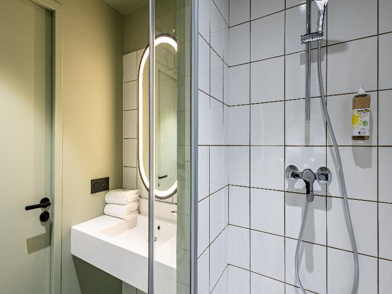 Greet Hotel Reims Tinqueux image