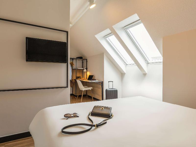 Ibis Bordeaux Nord Carbon Blanc image