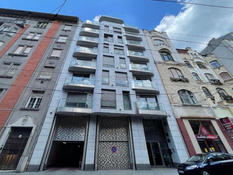 Smart Carrara Apartments