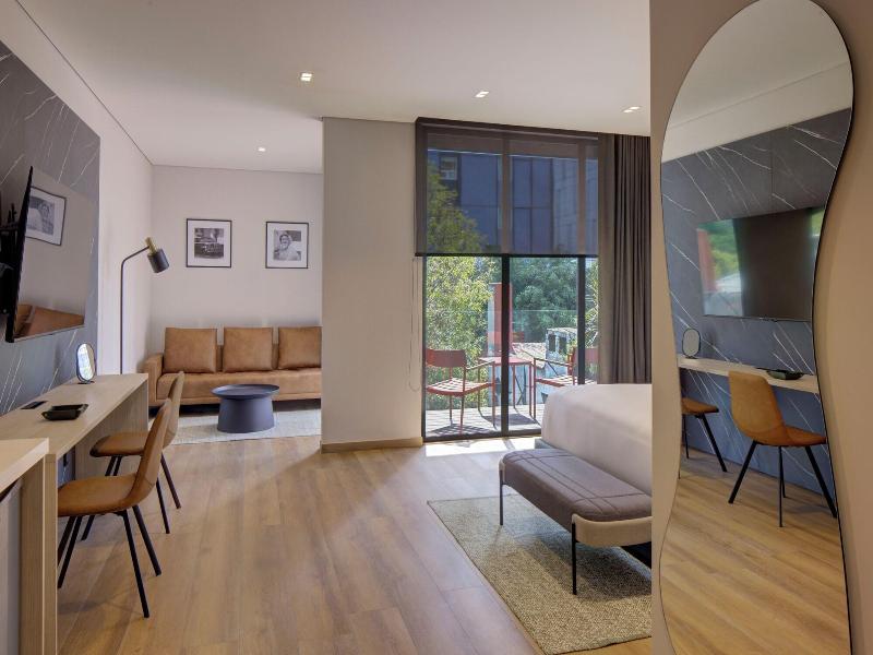 Ubicuo Hotel image
