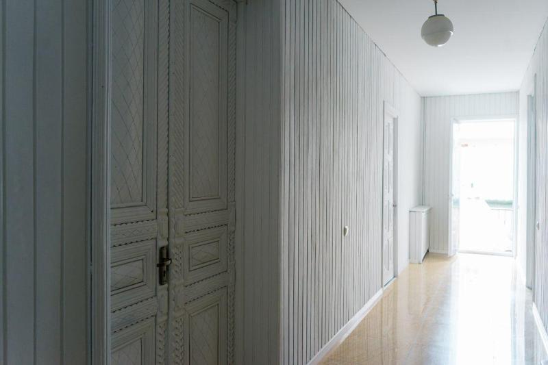 Hotel White House image