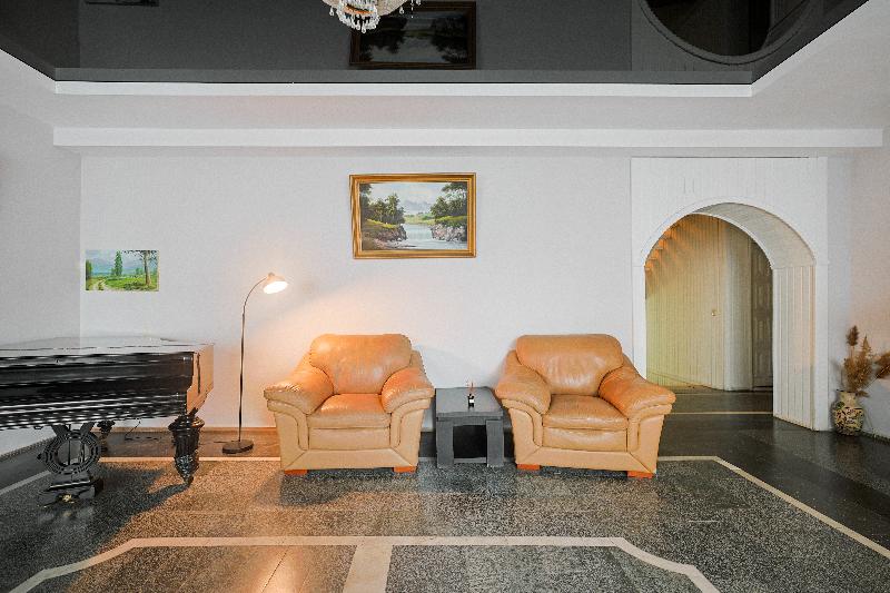 Hotel White House image