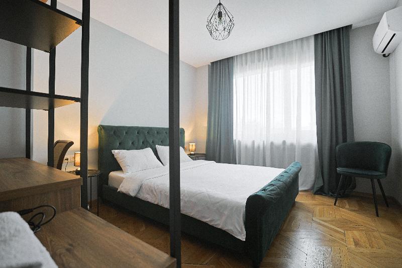 Hotel White House image