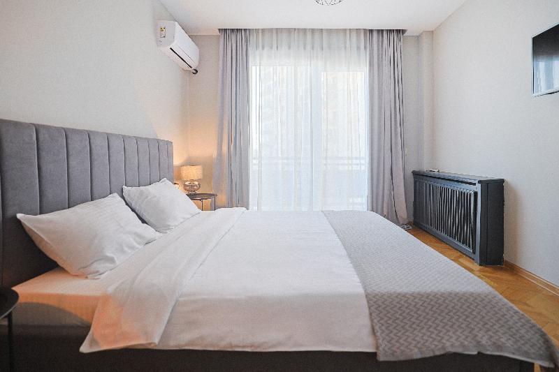 Hotel White House image