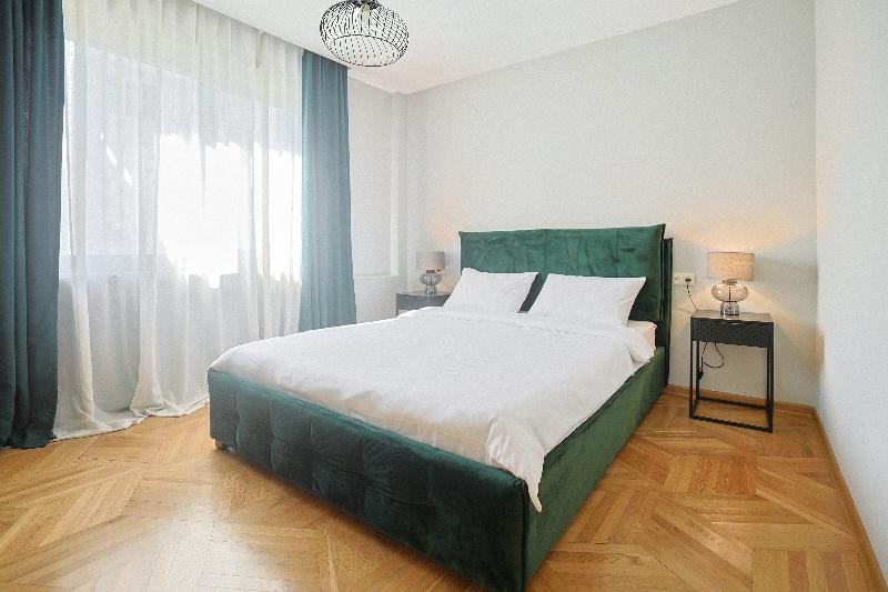 Hotel White House image