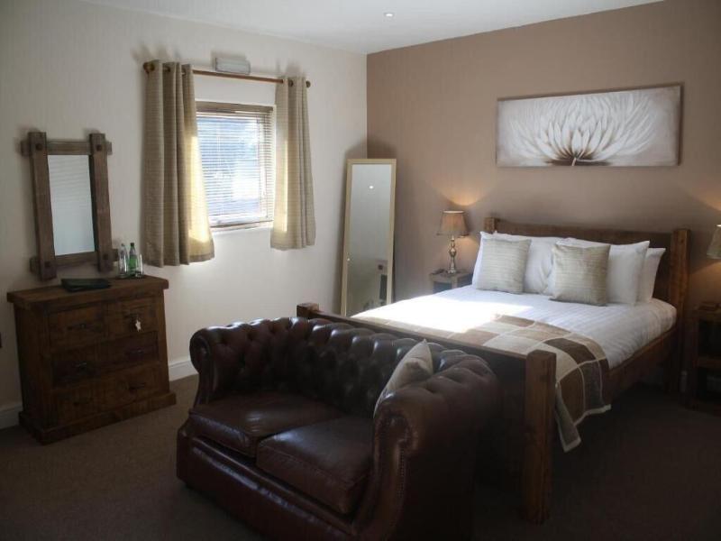Woodman Inn image