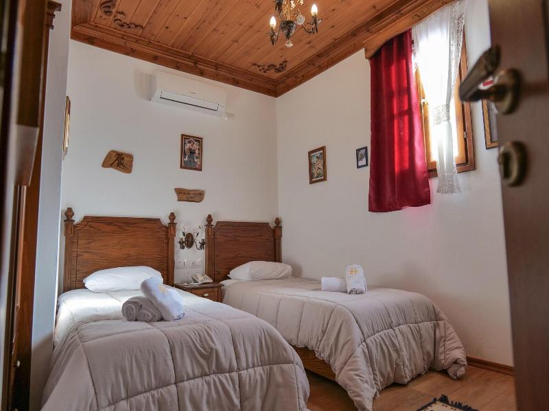 Hotel Bineri image