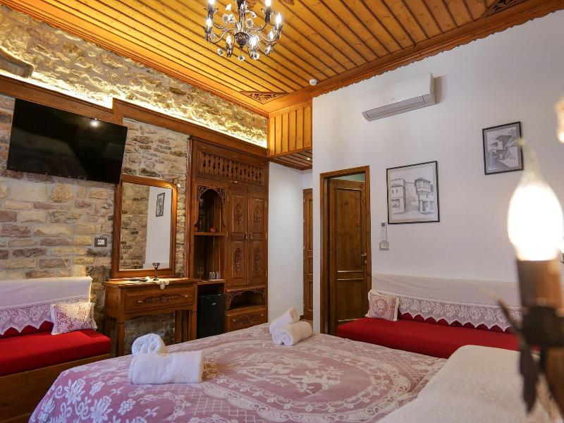 Hotel Bineri image