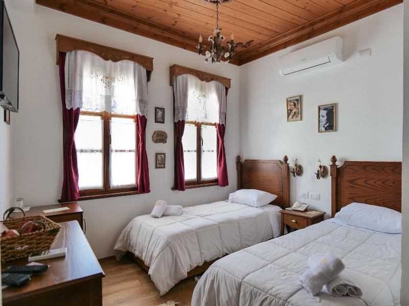 Hotel Bineri image