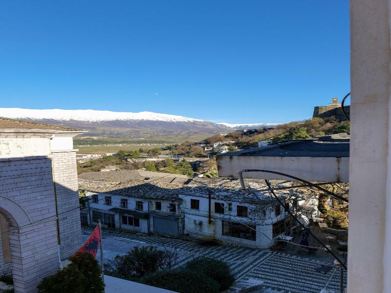 Hotel Bineri image