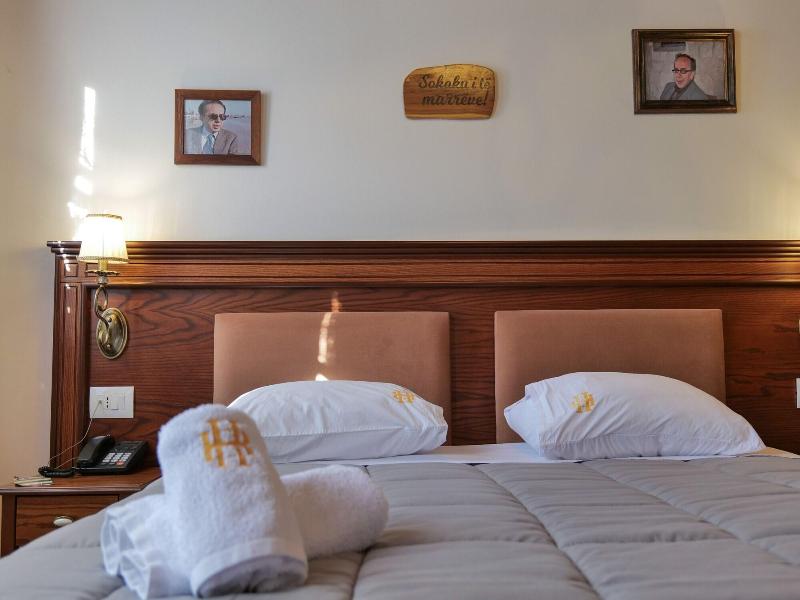 Hotel Bineri image