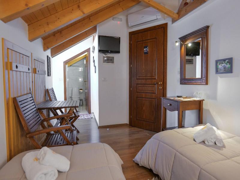 Hotel Bineri image