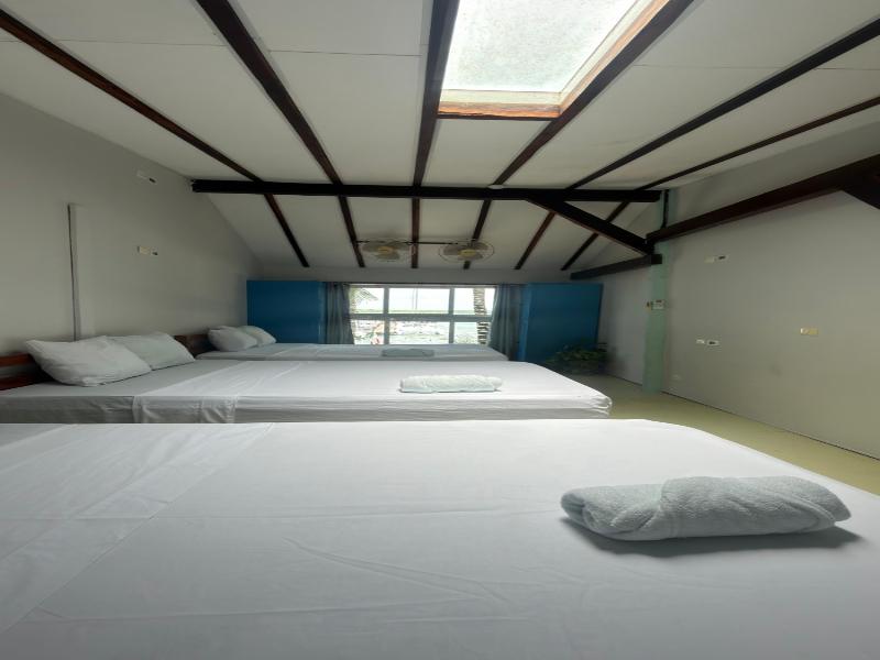 The Yak Lake House Hostal Bacalar image