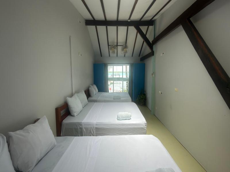 The Yak Lake House Hostal Bacalar image