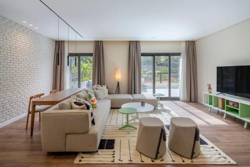 Rivera 2bedroom With Garden Eastown Near Ednc Mall - Image 2