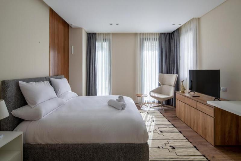 Rivera 2bedroom With Garden Eastown Near Ednc Mall - Image 5