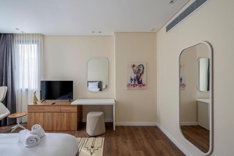 Rivera 2bedroom With Garden Eastown Near Ednc Mall - Image 6