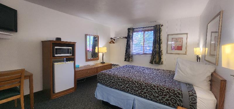 Lantern Motel image