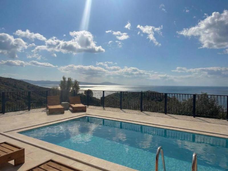 Petres Luxury Villas image