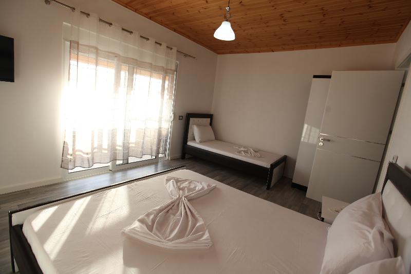 Vila Riza Veliu image