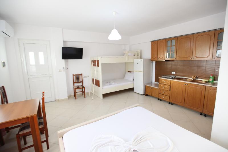Vila Riza Veliu image