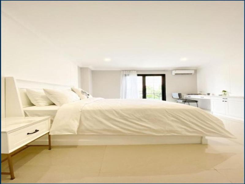 Loewy's Home image