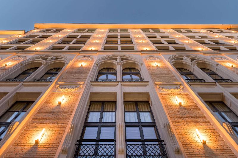 Sax Paris, LXR Hotels & Resorts