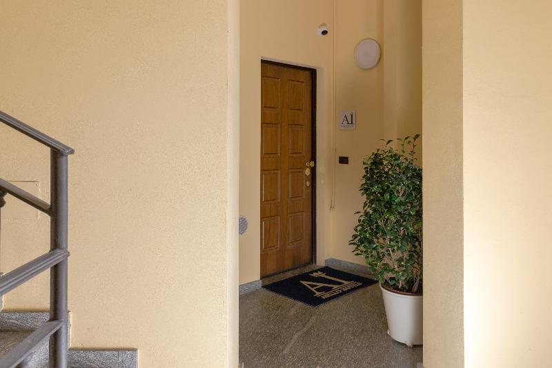 Ah - Isola Design District