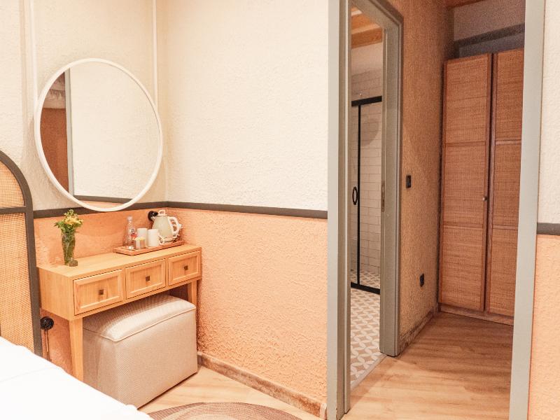 Qara Otel image