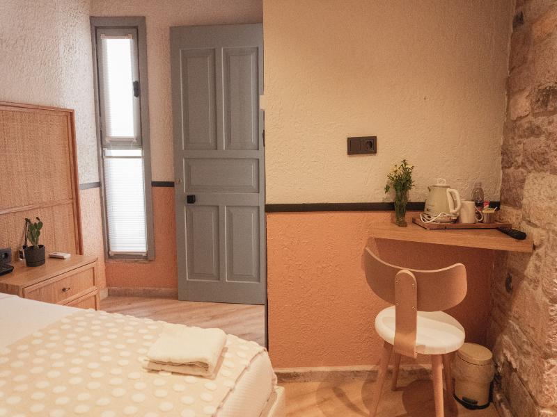 Qara Otel image