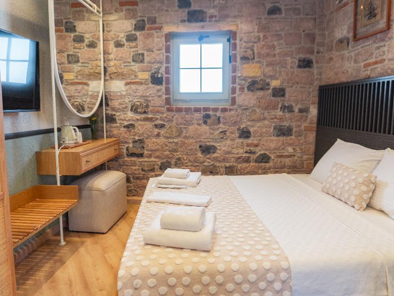 Qara Otel image