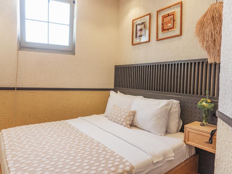 Qara Otel image