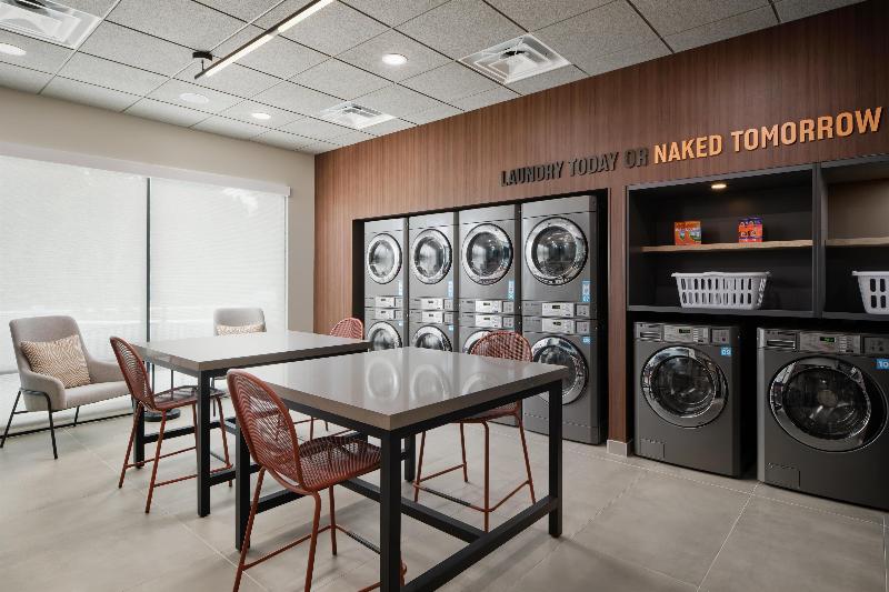Livsmart Studios By Hilton Tullahoma image