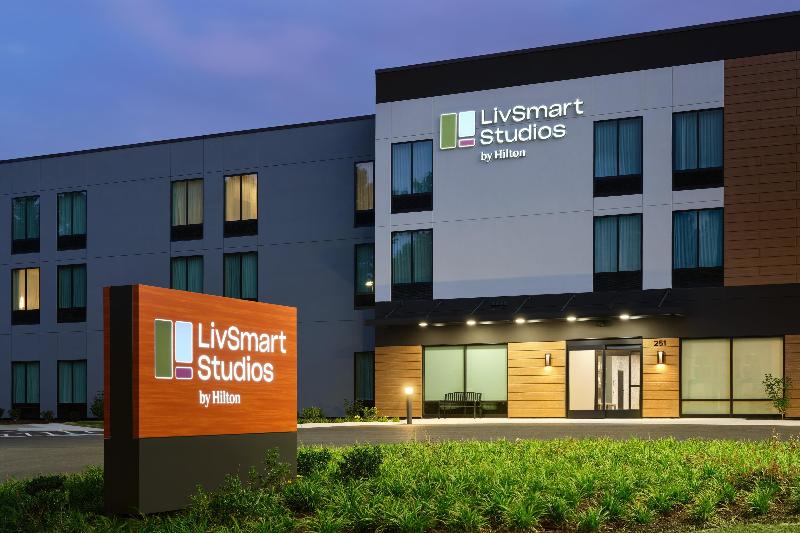 Livsmart Studios By Hilton Tullahoma image