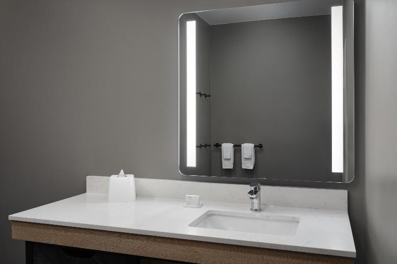 Livsmart Studios By Hilton Tullahoma image