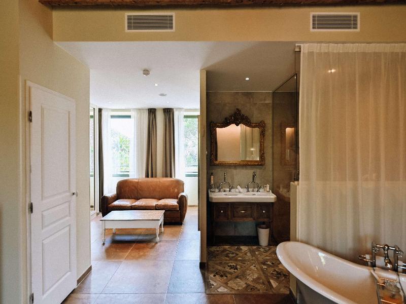 Le Hameau des Pesquiers Ecolodge, Curio Collection image