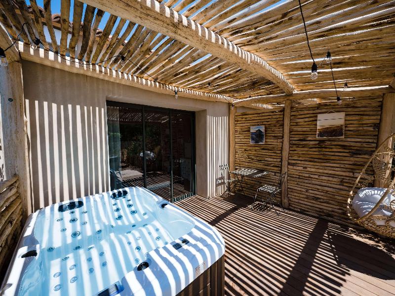 Le Hameau des Pesquiers Ecolodge, Curio Collection image