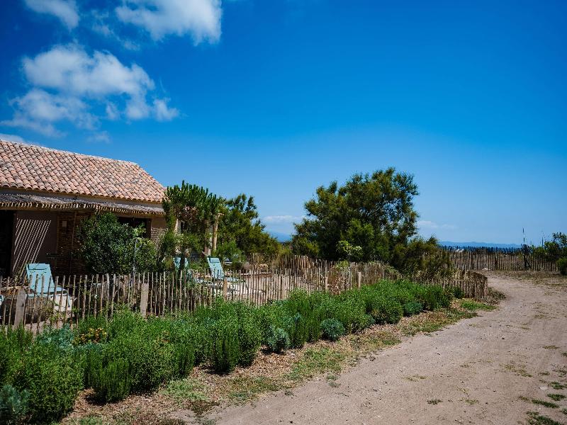 Le Hameau des Pesquiers Ecolodge, Curio Collection image