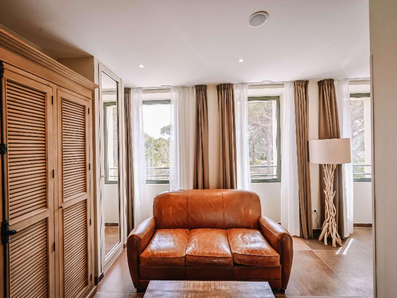 Le Hameau des Pesquiers Ecolodge, Curio Collection image