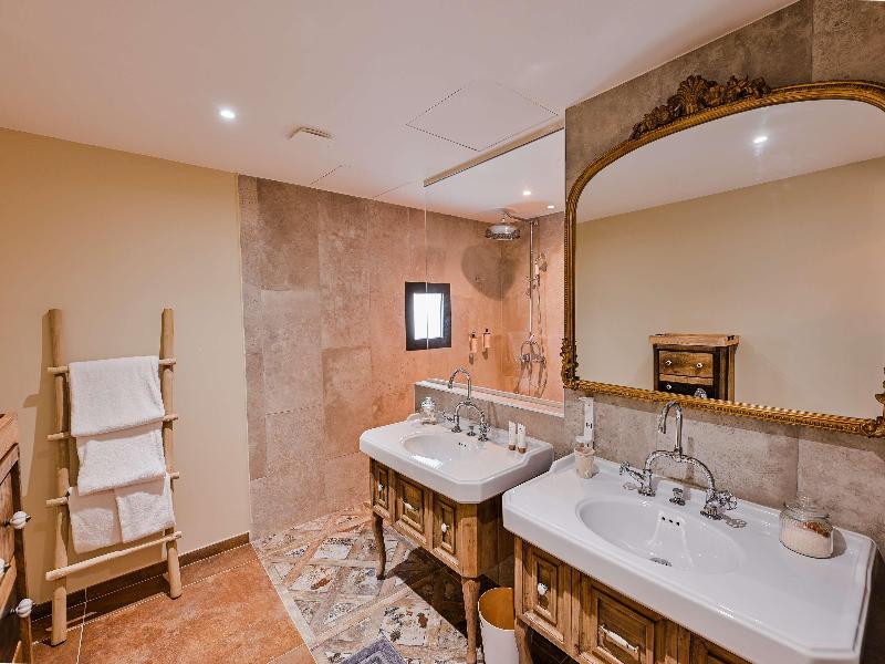 Le Hameau des Pesquiers Ecolodge, Curio Collection image