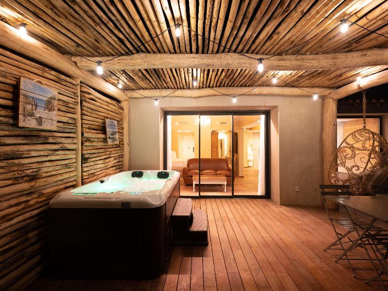 Le Hameau des Pesquiers Ecolodge, Curio Collection image
