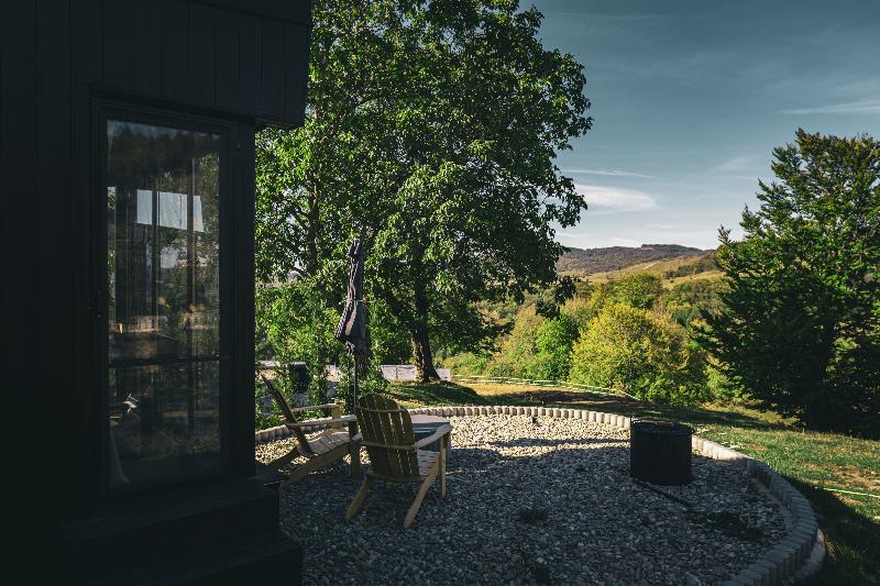 Moon Valley Comarnic image