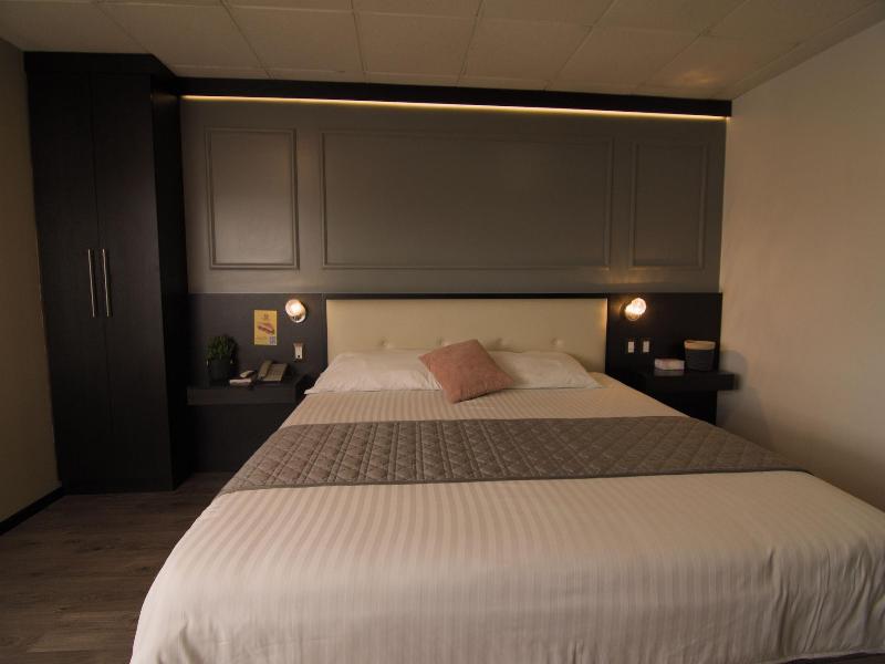 Hotel Italia Cuenca image