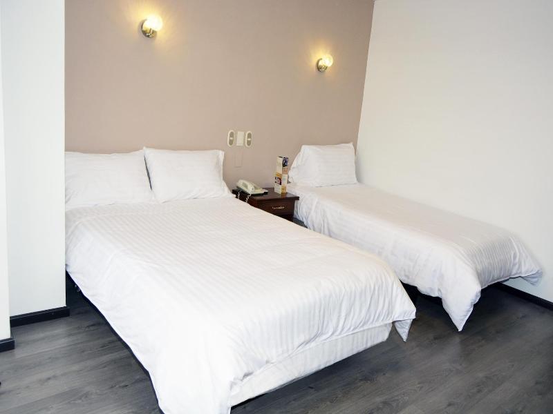 Hotel Italia Cuenca image