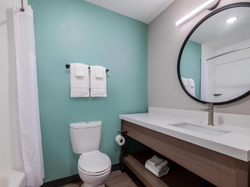 ECHO Suites Ext Stay Wyndham Houston Pasadena Fwy image