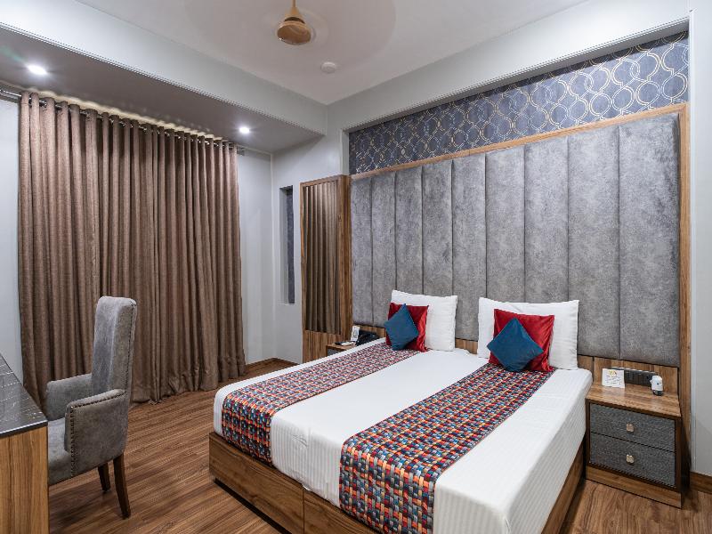Hotel Sunstar Grand image