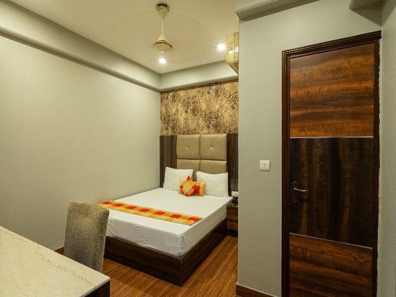 Hotel Sunstar Grand image