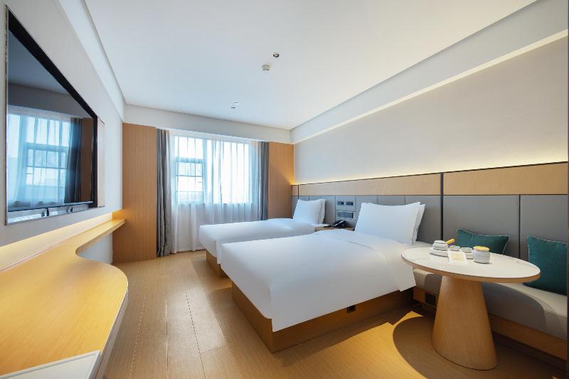 Ji Hotel (Guangzhou Modisha Metro Station) image