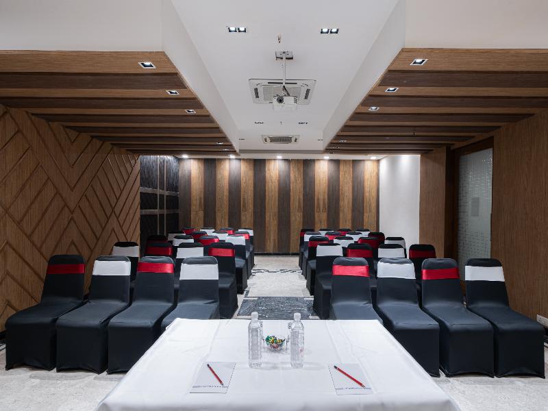 The Suncourt Hotel Yatri image