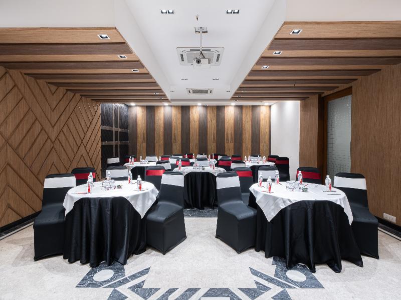 The Suncourt Hotel Yatri image